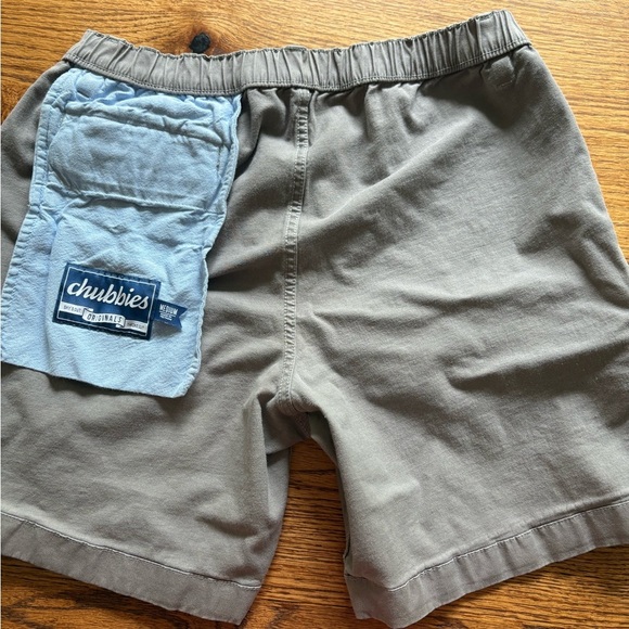 Gray men’s Chubbies medium shorts with 7 inch inseam - Picture 10 of 16